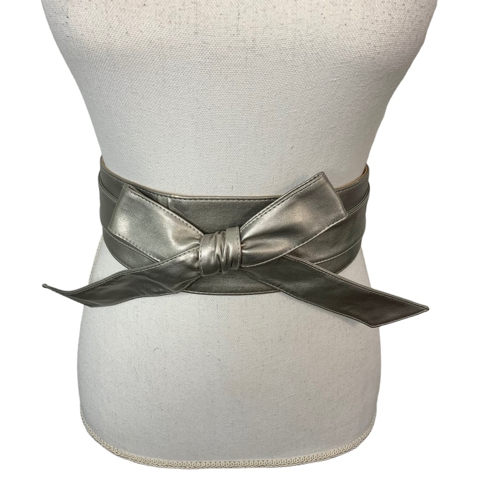 LEATHER Vintage Pewter Bow Belt Sz M/L